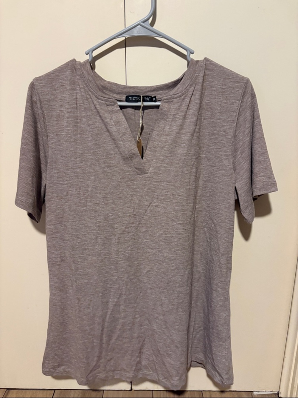 Women’s medium Short Sleeve V Notch Tee - light brown NWT